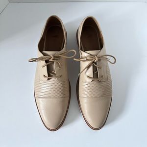 Tan/Nude Women’s Dress Shoe